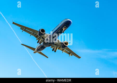 London, Großbritannien - 17, Februar 2019: BA CityFlyer eine hundertprozentige Tochtergesellschaft der Fluggesellschaft British Airways in Manchester, England, Flugzeuge des Typs Embraer. Stockfoto