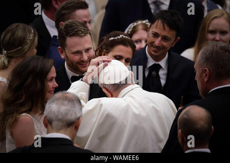 Vatikan. 21 Aug, 2019. Papst Franziskus während der Generalaudienz am Mittwoch in der Aula Paolo VI. im Vatikan. Credit: Evandro Inetti/ZUMA Draht/Alamy leben Nachrichten Stockfoto