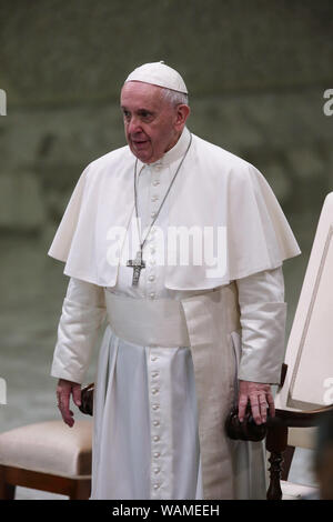 Vatikan. 21 Aug, 2019. Papst Franziskus während der Generalaudienz am Mittwoch in der Aula Paolo VI. im Vatikan. Credit: Evandro Inetti/ZUMA Draht/Alamy leben Nachrichten Stockfoto