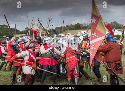 Bosworth Battlefield mittelalterlichen Re-enactment Veranstaltung, wo 1485 Henry Tudor besiegt König Richard III., Leicestershire, Großbritannien Stockfoto