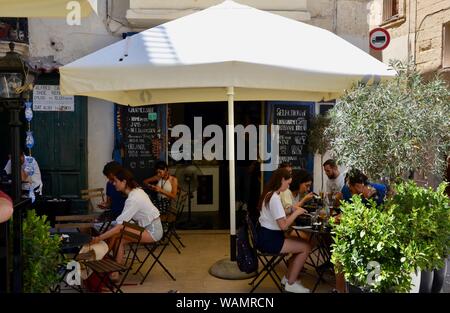 Rabat/mdina Ta 'oni Cafe mit Frauen trinken Kunden malta Stockfoto