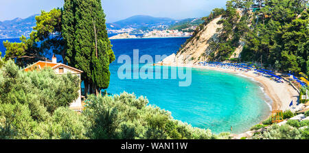 Griechenland Urlaub. Die wundervollen Strände der Insel Samos - tsambou mit türkisblauem Meer Stockfoto