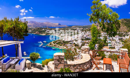 Wundervolle Leros, atemberaubende Landschaft von panteli Dorf über dem Meer. Dodekanes, Griechenland Stockfoto