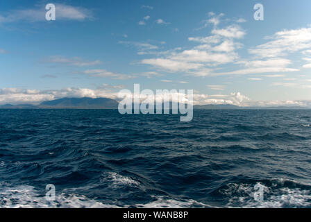 Remote schottische Insel Eigg unter Wolken Stockfoto