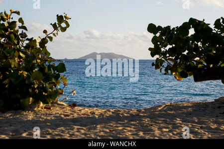 Sapphire Beach am östlichen Ende der Insel St. Thomas in den U.S. Virgin Islands. Stockfoto
