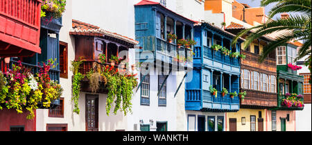 Traditionelle Balkone in Santa Cruz de la Palma, Spanien Stockfoto