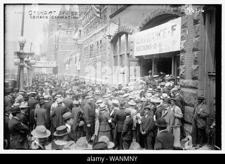 Menge im Coliseum, Chicagoer Abkommen Stockfoto