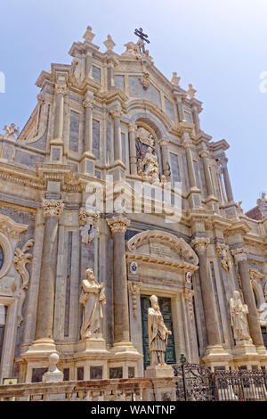 Fassade der St. Agatha's Cathedral in Piazza del Duomo, Catania, Sizilien. Stockfoto