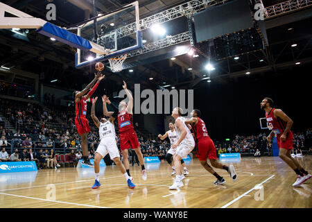 Sydney, Australien. 21 Aug, 2019. 2. August 2019; Quay Centre, Sydney, Australien; Internationaler Basketball, Kanada gegen Neuseeland Tall Blacks; Oshae Brissett von Kanada Fänge ein Rebound - redaktionelle Verwendung. Credit: Aktion Plus Sport Bilder/Alamy leben Nachrichten Stockfoto