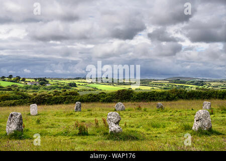 Merry Maidens von Boleigh Granit Megalithen von neolithischen Steinkreis auf einem erhöhten Damm zwischen den Feldern von Cornwall England Stockfoto