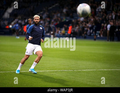 West Bromwich Albion Charlie Austin warm up vor der Sky Bet Championship Match in West Bromwich, West Bromwich. Stockfoto