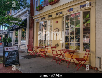 Frederick, Maryland, USA - 23. Mai 2018: Ruhige Straße in der Stadt Friedrich an einem Sommernachmittag Stockfoto