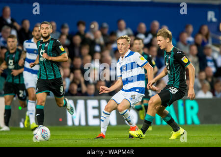 London, Großbritannien. 21 Aug, 2019. Matthew Smith von Queens Park Rangers während der efl Sky Bet Championship Match zwischen den Queens Park Rangers und Swansea City an Der kiyan Prinz Stiftung Stadion, London, England am 21. August 2019. Foto von salvio Calabrese. Nur die redaktionelle Nutzung, eine Lizenz für die gewerbliche Nutzung erforderlich. Keine Verwendung in Wetten, Spiele oder einer einzelnen Verein/Liga/player Publikationen. Credit: UK Sport Pics Ltd/Alamy leben Nachrichten Stockfoto