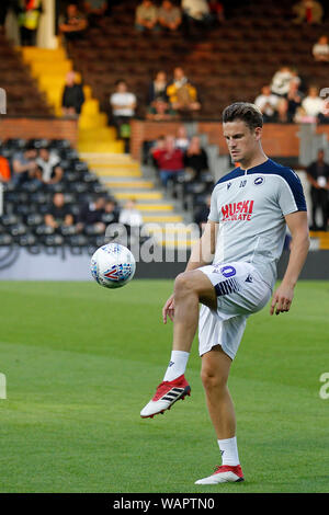 London, Großbritannien. 21 Aug, 2019. Matt Smith von Millwall während der efl Sky Bet Championship Match zwischen Fulham und Millwall im Craven Cottage, London, England am 21. August 2019. Foto von Carlton Myrie. Nur die redaktionelle Nutzung, eine Lizenz für die gewerbliche Nutzung erforderlich. Keine Verwendung in Wetten, Spiele oder einer einzelnen Verein/Liga/player Publikationen. Credit: UK Sport Pics Ltd/Alamy leben Nachrichten Stockfoto