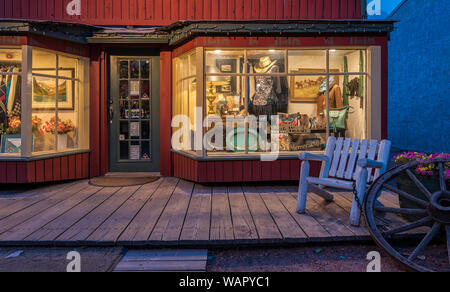 Canmore, Alberta, Kanada - 31. August 2017: Store vor einem Geschäft an der Hauptstraße Stockfoto