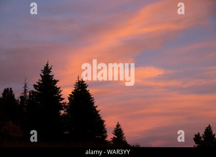 Sonnenuntergang auf Wolken, Hufeisen Becken, Pasayten Wüste, Washington State, USA Stockfoto