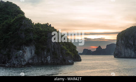 Ha Long Bucht, Vietnam Stockfoto