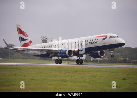 Glasgow, UK. 21. August 2019. Regnerischen Tag in Glasgow International Airport. Colin Fisher/CDFIMAGES.COM Stockfoto