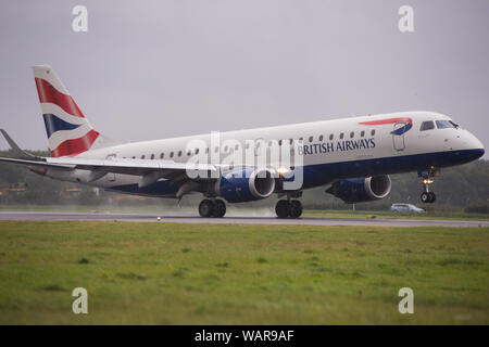 Glasgow, UK. 21. August 2019. Regnerischen Tag in Glasgow International Airport. Colin Fisher/CDFIMAGES.COM Stockfoto