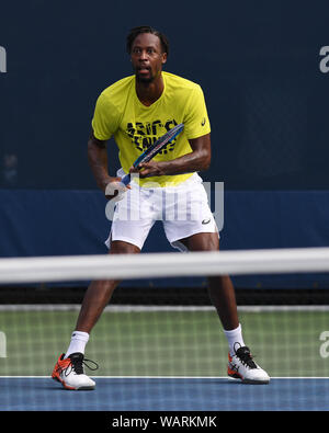 Flushing NY, USA. 21 Aug, 2019. Gael Monfils auf der Praxis Gericht am USTA Billie Jean King National Tennis Center am 21. August 2019 in Flushing Queens. Quelle: MPI04/Medien Punch/Alamy leben Nachrichten Stockfoto