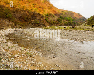 Jim Corbett überquerte den Fluss Panar in der Flut mit großer Schwierigkeit, wenn nach dem Panar maneater Leopard, Kumaon Hügel, Uttarakhand, Indien Stockfoto