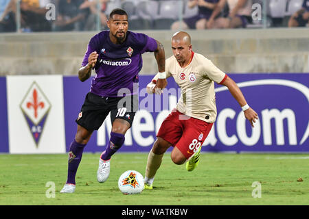 Firenze, Italien, 11. August 2019, Kevin-Prince Boateng (Fiorentina) e Sofiane Feghouli (Galatasaray) während der Amichevole - Fiorentina vs Galatasaray Calc Stockfoto