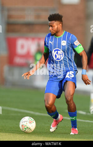 Am 13. August 2019, DW Stadium, Wigan, England; Carabao Pokal, 1. Runde, Wigan Athletic vs Stoke City; Hell Enobakhare (25.) Wigan Athletic während des Spiels Credit: Richard Long/News Bilder der Englischen Football League Bilder unterliegen DataCo Lizenz Stockfoto