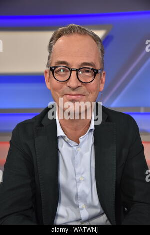 Köln, Deutschland. 21 Aug, 2019. Der Journalist Jan Fleischhauer ist ein Gast auf die ARD-Talkshow "maischberger. Der Woche 'Credit: Horst Galuschka/dpa/Horst Galuschka dpa/Alamy leben Nachrichten Stockfoto