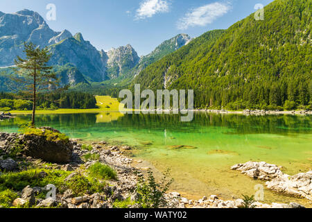 Lago di Fusine Superiore in der Nähe von Tarvisio, Italien Stockfoto