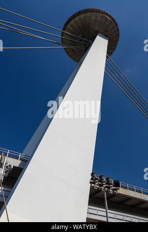 Ufo-Turm in Bratislava, Slowakei Stockfoto
