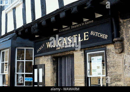 Ein Metzger shop in Northleach, Gloucestershire, England, Großbritannien Stockfoto