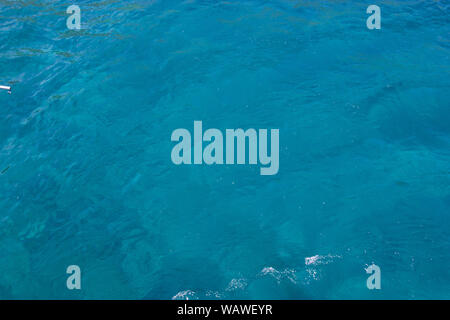 Natürliche blaue Meer Wasser Hintergrund Textur Stockfoto