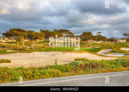 Golfplatz auf der berühmten 17 km Fahrt in der Nähe von Pebble Beach, Kalifornien. Stockfoto