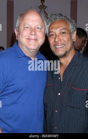 Los Angeles, CA. 21 Aug, 2019. Devin Owens, Mike in der Ankunftshalle für Barbara Eden Tribut Ausstellungseröffnung nachts an der Rezeption, die Hollywood Museum, Los Angeles, CA August 21, 2019. Credit: Priscilla Grant/Everett Collection/Alamy leben Nachrichten Stockfoto