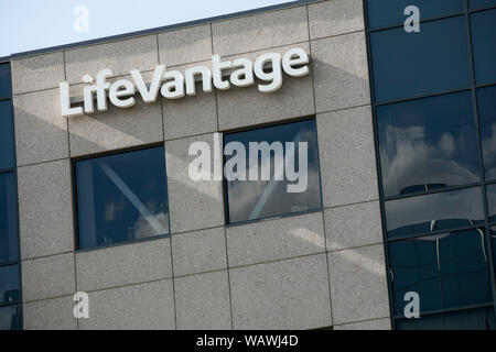 Ein logo Zeichen außerhalb des Hauptsitzes der LifeVantage in Sandy, Utah am 27. Juli 2019. Stockfoto