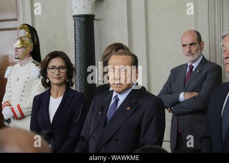 Rom, Italien. 22 Aug, 2019. Präsident Silvio Berlusconi - Forza Italia - mit Mariastella Gelmini, Anna Maria Bernini und Antonio Tajani, Berichte an die Presse die Beschlüsse seiner Partei in Bezug auf die Regierung Krise erklärte er dem Präsidenten der Republik Mattarella, während der Konsultationen auf das Quirinale. (CLAUDIO SISTO/Fotogramma, Rom - 2019-08-22) p.s. Credit: Unabhängige Fotoagentur Srl/Alamy leben Nachrichten Stockfoto