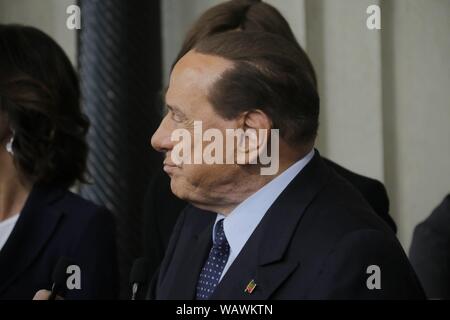 Rom, Italien. 22 Aug, 2019. Präsident Silvio Berlusconi - Forza Italia - mit Mariastella Gelmini, Anna Maria Bernini und Antonio Tajani, Berichte an die Presse die Beschlüsse seiner Partei in Bezug auf die Regierung Krise erklärte er dem Präsidenten der Republik Mattarella, während der Konsultationen auf das Quirinale. (SISTO CLAUDIO/Fotogramma, Rom - 2019-08-22) p.s. Credit: Unabhängige Fotoagentur Srl/Alamy leben Nachrichten Stockfoto