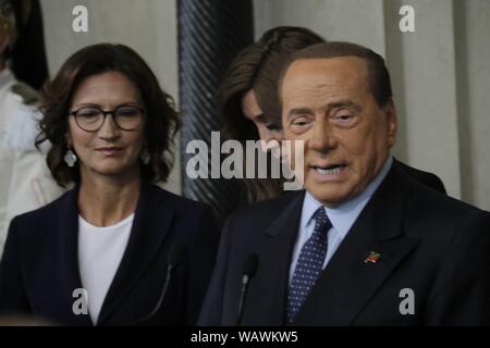Rom, Italien. 22 Aug, 2019. Präsident Silvio Berlusconi - Forza Italia - mit Mariastella Gelmini, Anna Maria Bernini und Antonio Tajani, Berichte an die Presse die Beschlüsse seiner Partei in Bezug auf die Regierung Krise erklärte er dem Präsidenten der Republik Mattarella, während der Konsultationen auf das Quirinale. (CLAUDIO SISTO/Fotogramma, Rom - 2019-08-22) p.s. Credit: Unabhängige Fotoagentur Srl/Alamy leben Nachrichten Stockfoto