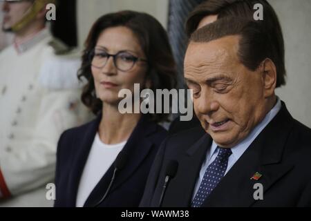 Rom, Italien. 22 Aug, 2019. Präsident Silvio Berlusconi - Forza Italia - mit Mariastella Gelmini, Anna Maria Bernini und Antonio Tajani, Berichte an die Presse die Beschlüsse seiner Partei in Bezug auf die Regierung Krise erklärte er dem Präsidenten der Republik Mattarella, während der Konsultationen auf das Quirinale. (CLAUDIO SISTO/Fotogramma, Rom - 2019-08-22) p.s. Credit: Unabhängige Fotoagentur Srl/Alamy leben Nachrichten Stockfoto