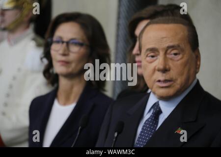 Rom, Italien. 22 Aug, 2019. Präsident Silvio Berlusconi - Forza Italia - mit Mariastella Gelmini, Anna Maria Bernini und Antonio Tajani, Berichte an die Presse die Beschlüsse seiner Partei in Bezug auf die Regierung Krise erklärte er dem Präsidenten der Republik Mattarella, während der Konsultationen auf das Quirinale. (CLAUDIO SISTO/Fotogramma, Rom - 2019-08-22) p.s. Credit: Unabhängige Fotoagentur Srl/Alamy leben Nachrichten Stockfoto