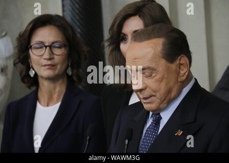 Rom, Italien. 22 Aug, 2019. Präsident Silvio Berlusconi - Forza Italia - mit Mariastella Gelmini, Anna Maria Bernini und Antonio Tajani, Berichte an die Presse die Beschlüsse seiner Partei in Bezug auf die Regierung Krise erklärte er dem Präsidenten der Republik Mattarella, während der Konsultationen auf das Quirinale. (CLAUDIO SISTO/Fotogramma, Rom - 2019-08-22) p.s. Credit: Unabhängige Fotoagentur Srl/Alamy leben Nachrichten Stockfoto