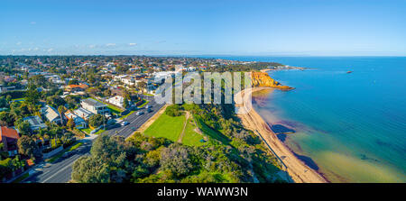 Antenne Landschaft der Beach Road und Black Rock vorort auf schönen Port Phillip Bay Küste in Melbourne, Australien Stockfoto