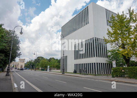 Das NS-Dokumentationszentrum München (Dokumentationszentrum für die Geschichte des Nationalsozialismus) in München, Deutschland. Stockfoto