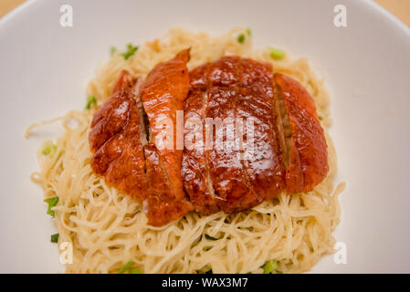 Nudel mit gebratener Ente, Thai Food, chinesisches Essen Stockfoto