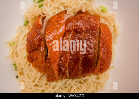 Nudel mit gebratener Ente, Thai Food, chinesisches Essen Stockfoto