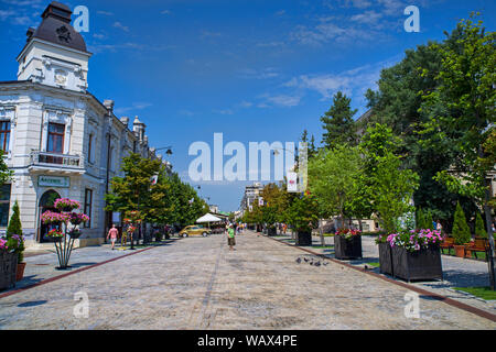 IASI, Rumänien - 19. AUGUST 2019: Pietonal Straße in Iasi Downtown Stockfoto