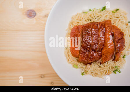 Nudel mit gebratener Ente, Thai Food, chinesisches Essen Stockfoto