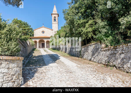 Die wunderschöne Kirche von San Jacopo in Pietrafitta, in der Chianti Region, Provinz Siena, Italien Stockfoto