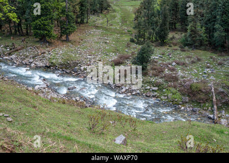 Schöne Szenen erlebt während der Wanderung zu den Hamta Pass Wanderung im Himalaya reicht - Stockfoto