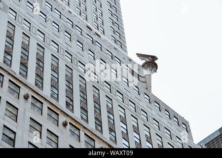 New York, USA, 2. September 2017: Außen Detail des Chrysler Building in New York. Wurde im Jahre 1931 erbaut und war das höchste Gebäude der Welt, bevor die Stockfoto